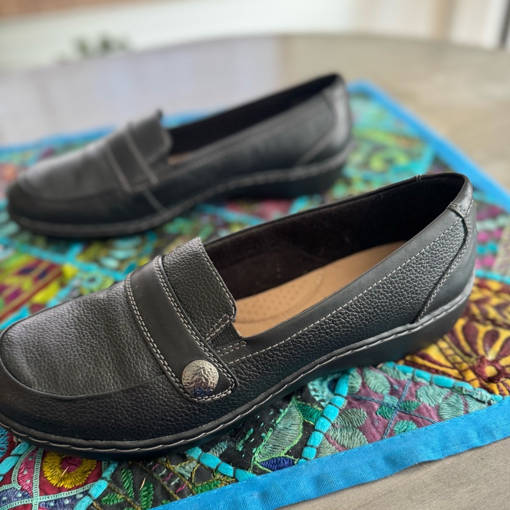 Clarks Black Loafers with Cushioned, “Orthote” Footbed, size 10 Wide